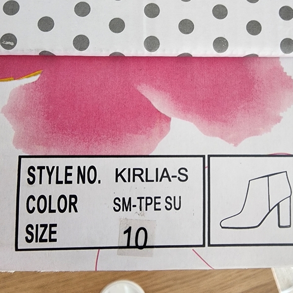 * FINAL PRICE* Size 10W Delicious Karila -S Suede Booties - Picture 6 of 6